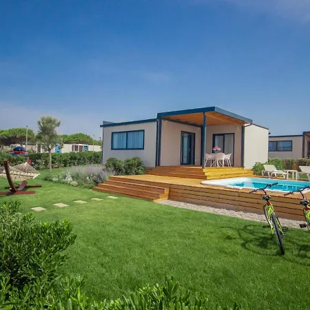 Arena Grand Kazela Homes 4* Μεντουλίν