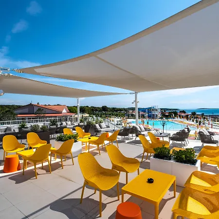 Πάρκο διακοπών Arena Grand Kazela Homes 4*