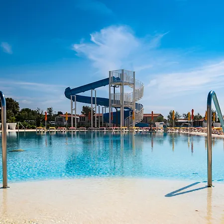 Πάρκο διακοπών Arena Grand Kazela Homes 4*