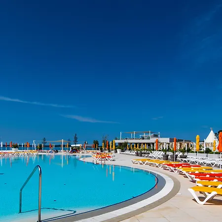 Arena Grand Kazela Homes 4* Μεντουλίν