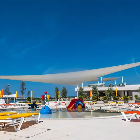 Arena Grand Kazela Homes Πάρκο διακοπών 4*