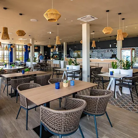 Arena Grand Kazela Homes 4* Μεντουλίν