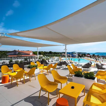 Arena Grand Kazela Homes Πάρκο διακοπών 4*