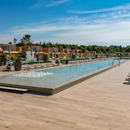 Arena Grand Kazela Homes 4*