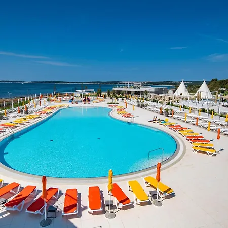 Arena Grand Kazela Homes Μεντουλίν