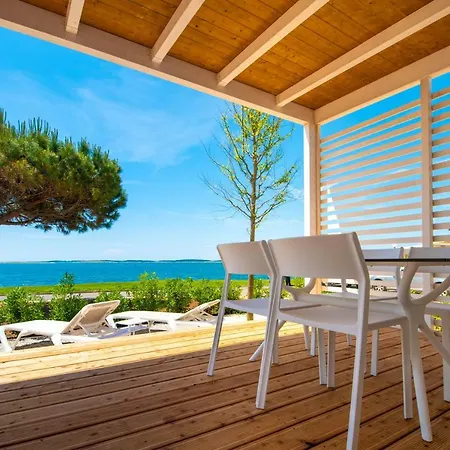 Πάρκο διακοπών Arena Grand Kazela Homes Μεντουλίν