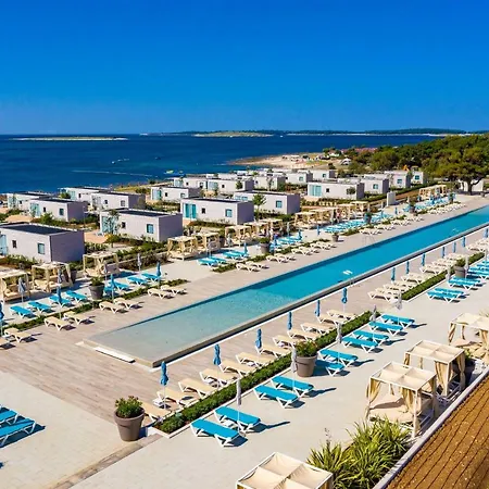 Arena Grand Kazela Homes Μεντουλίν