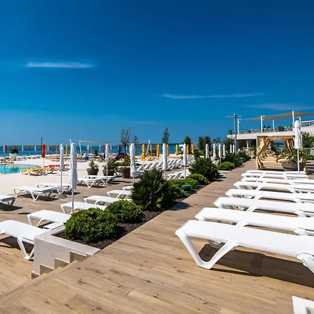 Arena Grand Kazela Homes База отдыха 4*