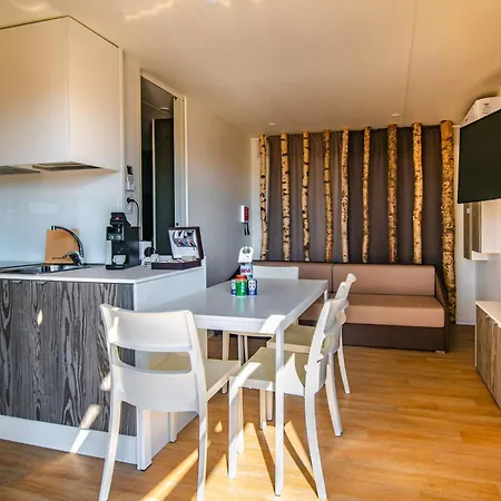Arena Grand Kazela Homes Prázdninový areál 4*