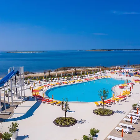 Arena Grand Kazela Homes 4*